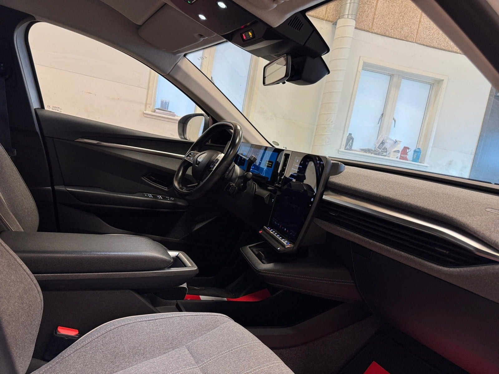 Hvid Renault Megane E-Tech fra 2022
