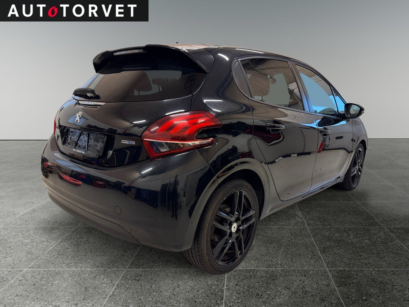Sort Peugeot 208 fra 2017