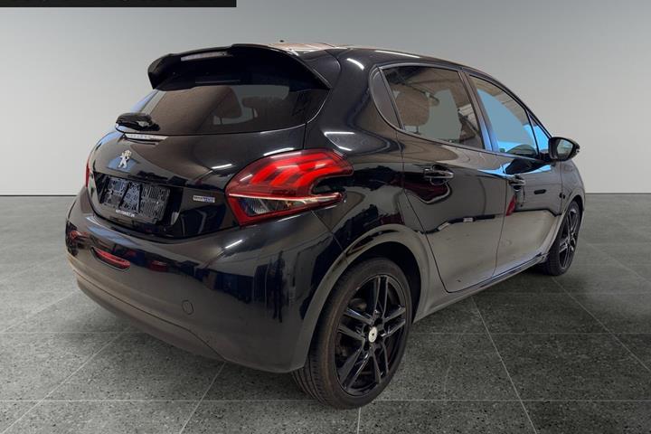 Sort Peugeot 208 fra 2017