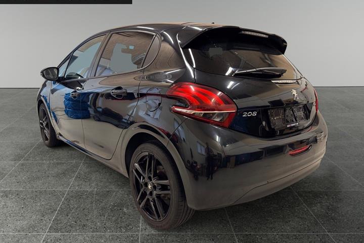 Sort Peugeot 208 fra 2017