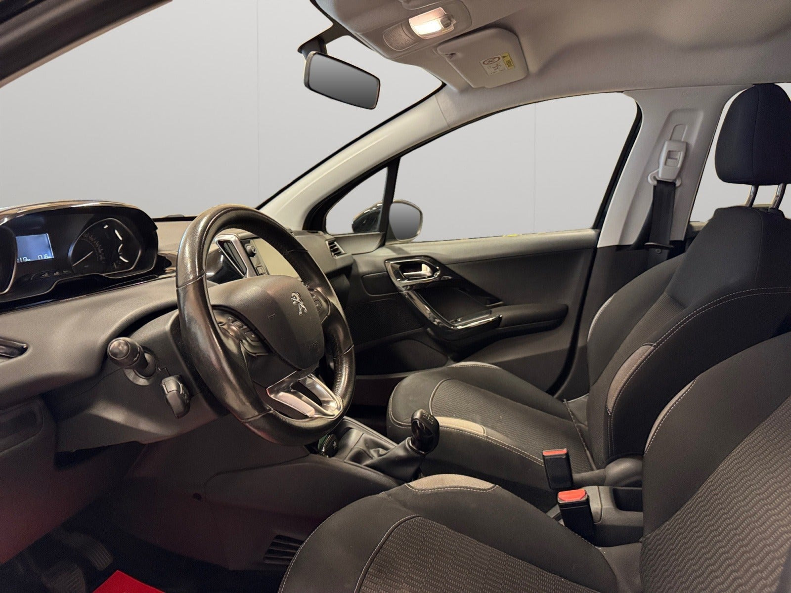 Sort Peugeot 208 fra 2017