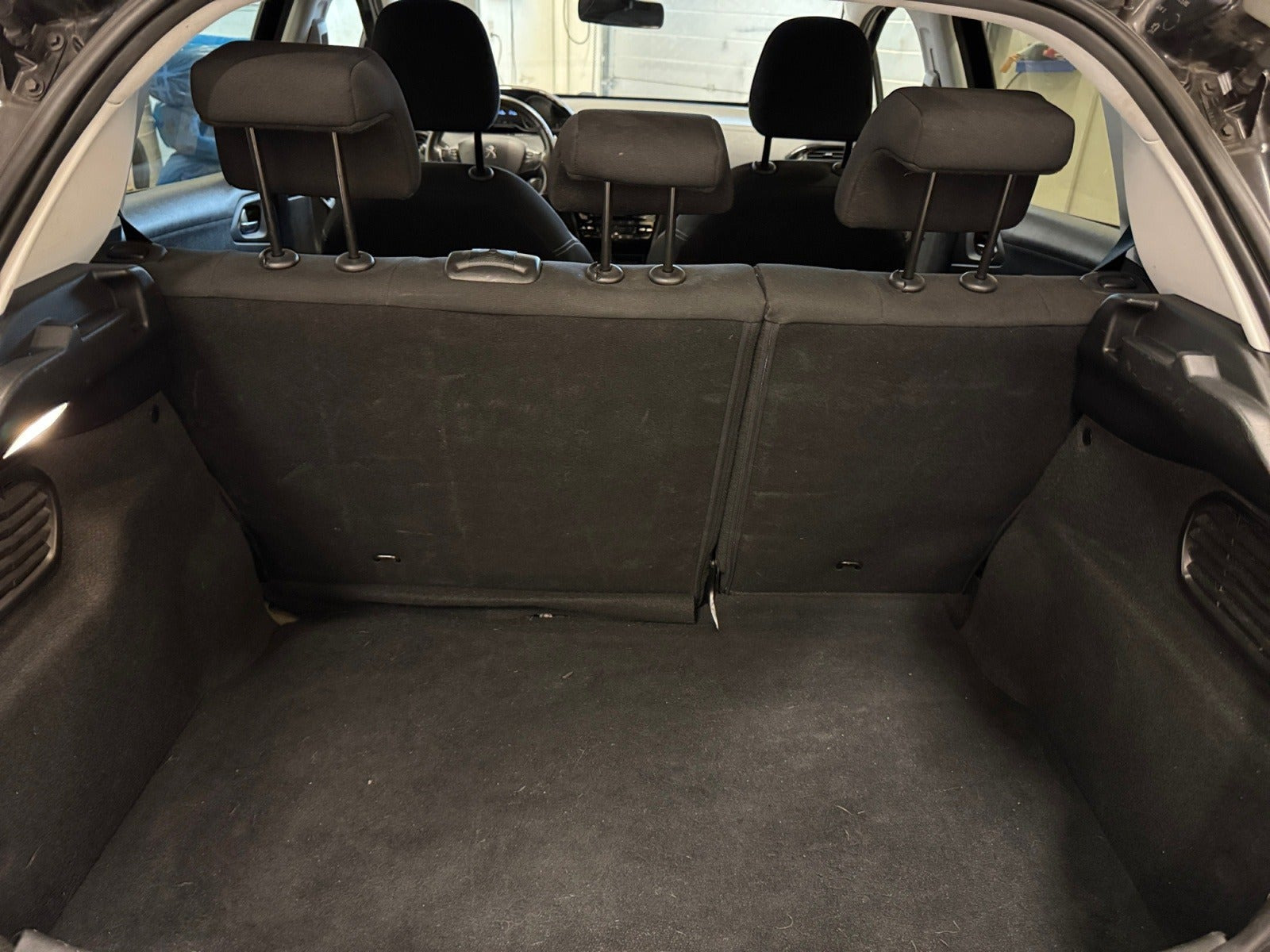Sort Peugeot 208 fra 2017
