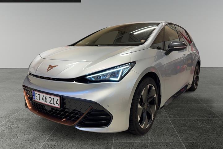 Sølv Cupra Born fra 2022 set udefra