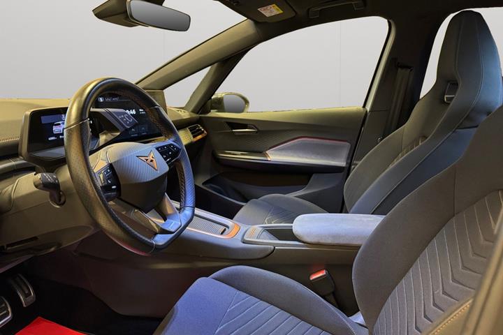 Sølv Cupra Born fra 2022