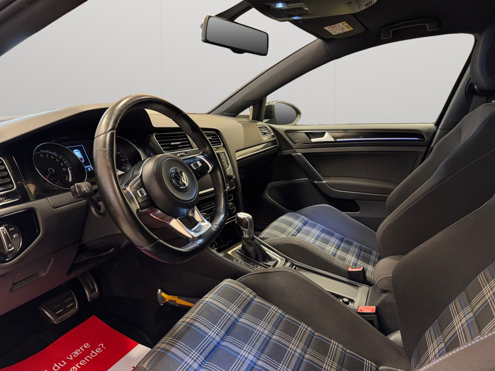 Sort VW Golf VII fra 2015