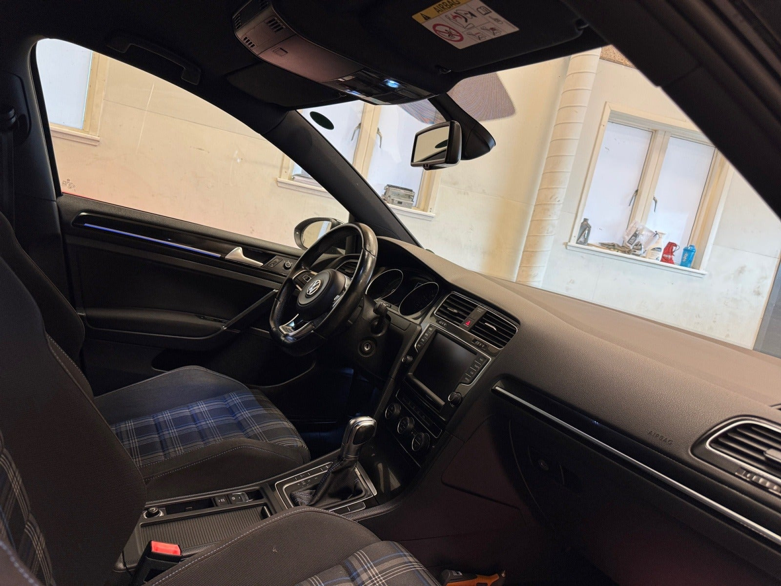 Sort VW Golf VII fra 2015