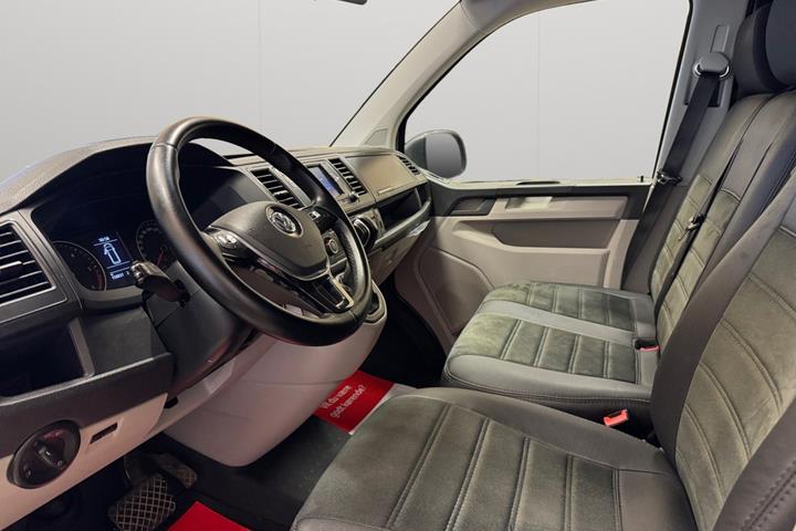 Sort VW Transporter fra 2016