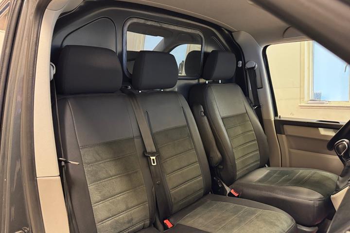 Sort VW Transporter fra 2016