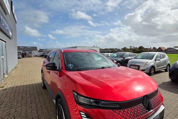 Grå Renault Scenic E-Tech fra 2025