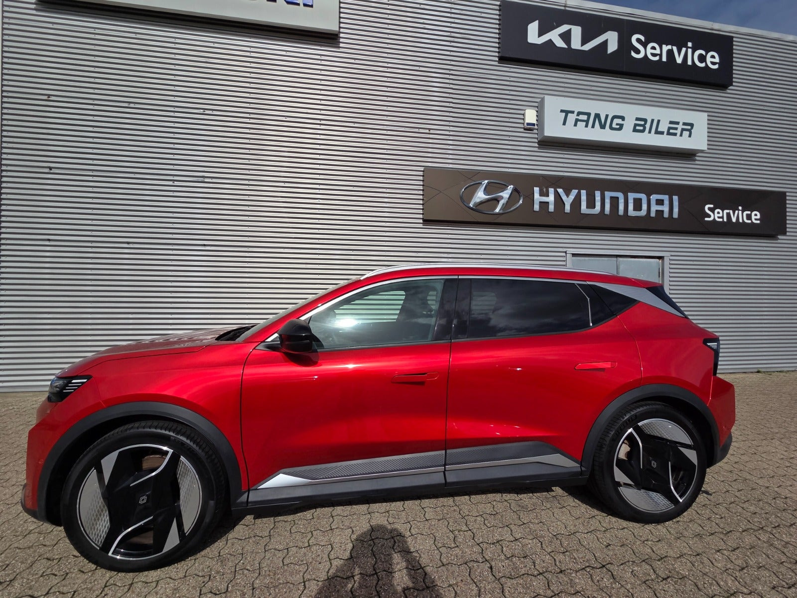 Grå Renault Scenic E-Tech fra 2025