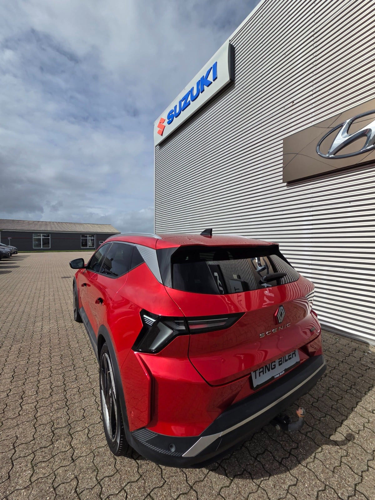 Grå Renault Scenic E-Tech fra 2025