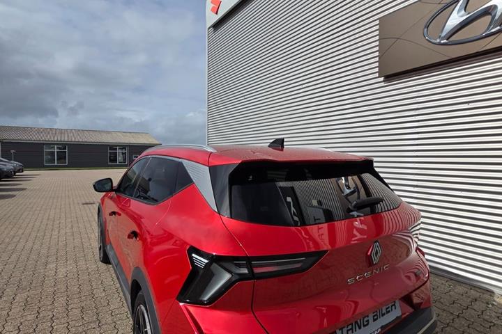 Grå Renault Scenic E-Tech fra 2025