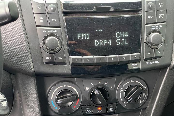 Rød Suzuki Swift fra 2014