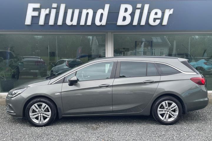 Grå Opel Astra fra 2019