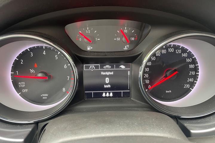 Grå Opel Astra fra 2019