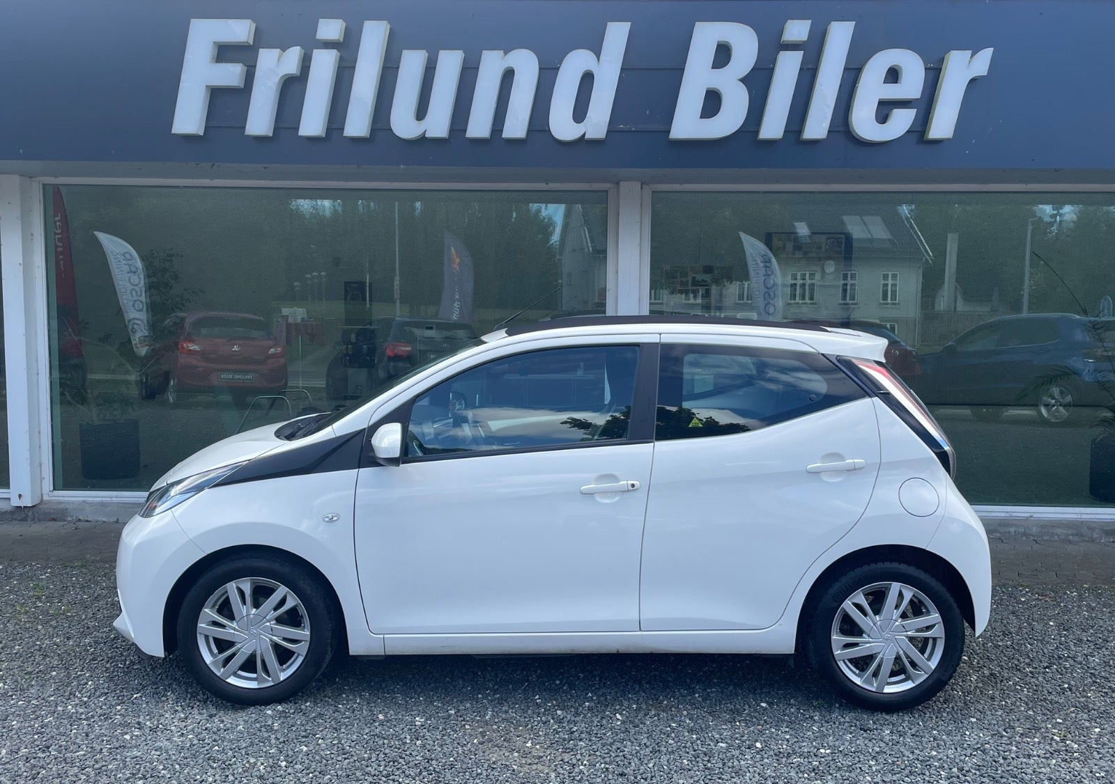 Hvid Toyota Aygo fra 2015