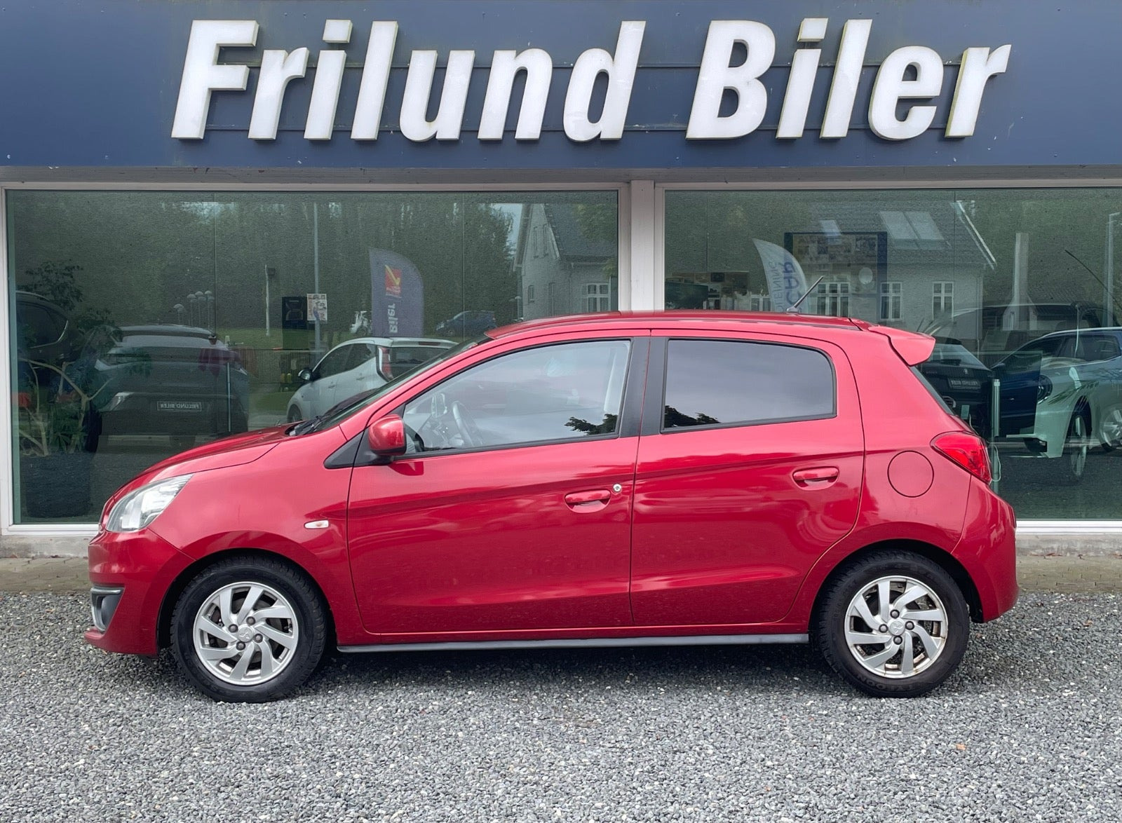 Rød Mitsubishi Space Star fra 2016