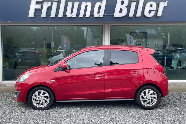 Rød Mitsubishi Space Star fra 2016