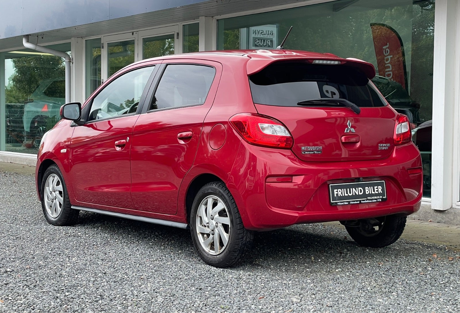Rød Mitsubishi Space Star fra 2016