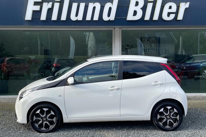 Hvid Toyota Aygo fra 2020