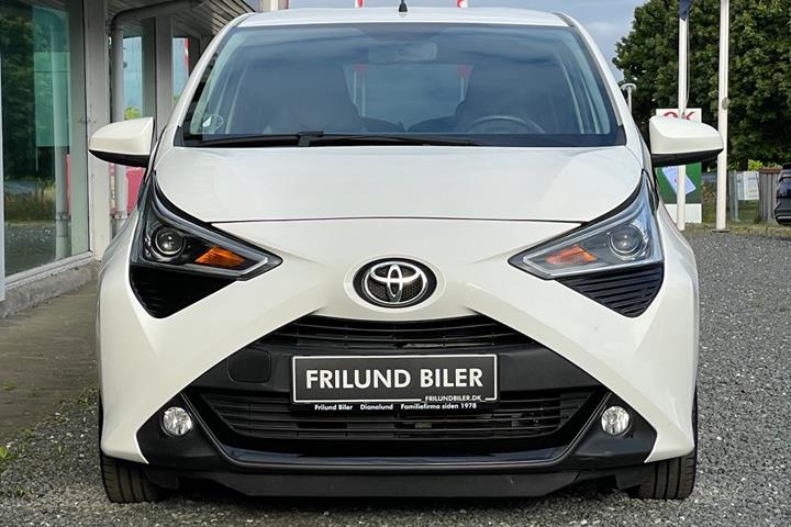 Hvid Toyota Aygo fra 2020