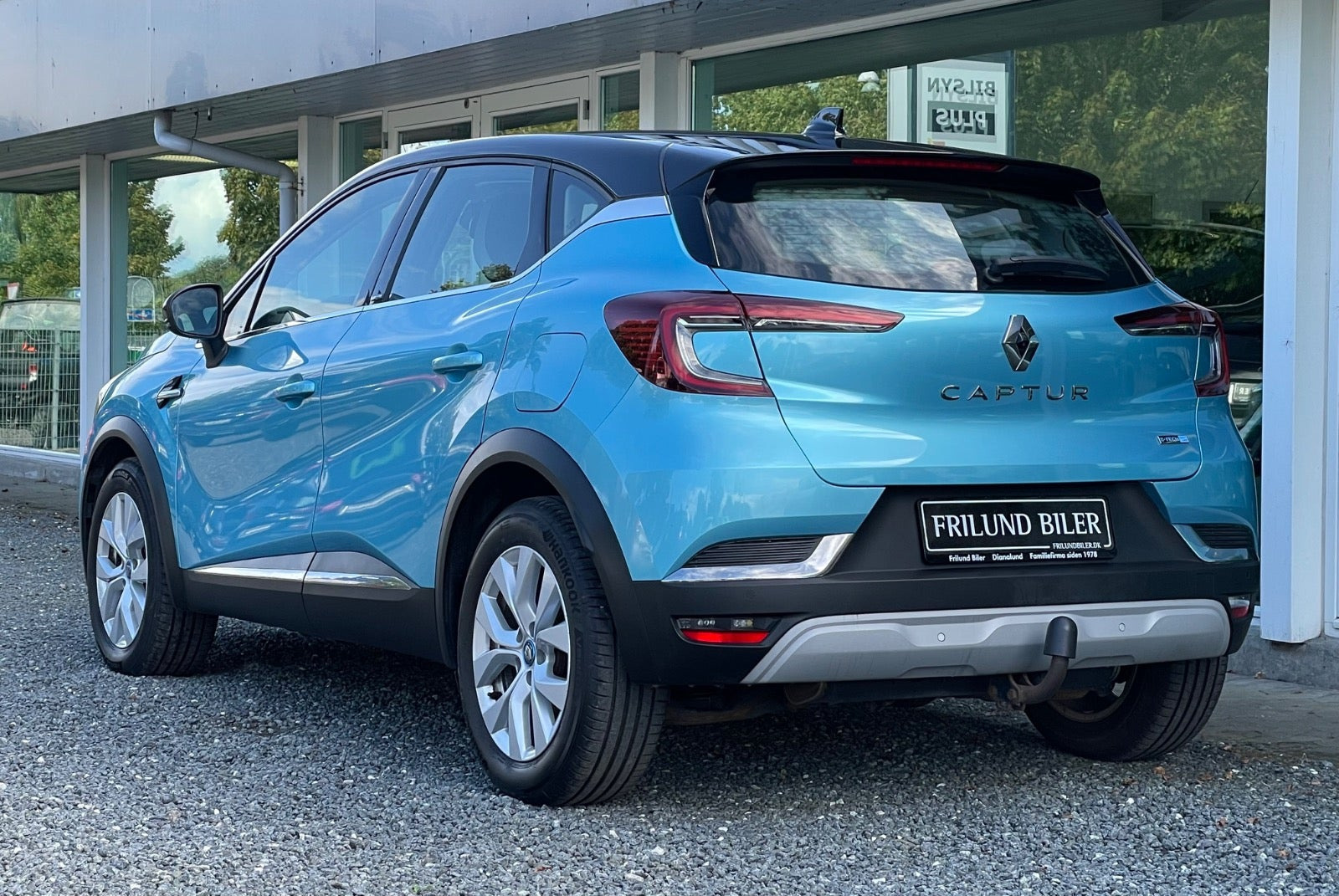 Blå Renault Captur fra 2020