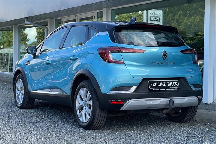 Blå Renault Captur fra 2020