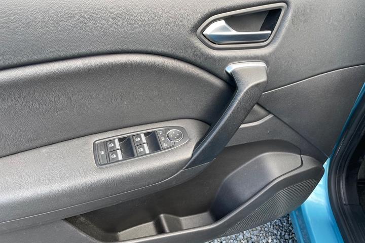 Blå Renault Captur fra 2020