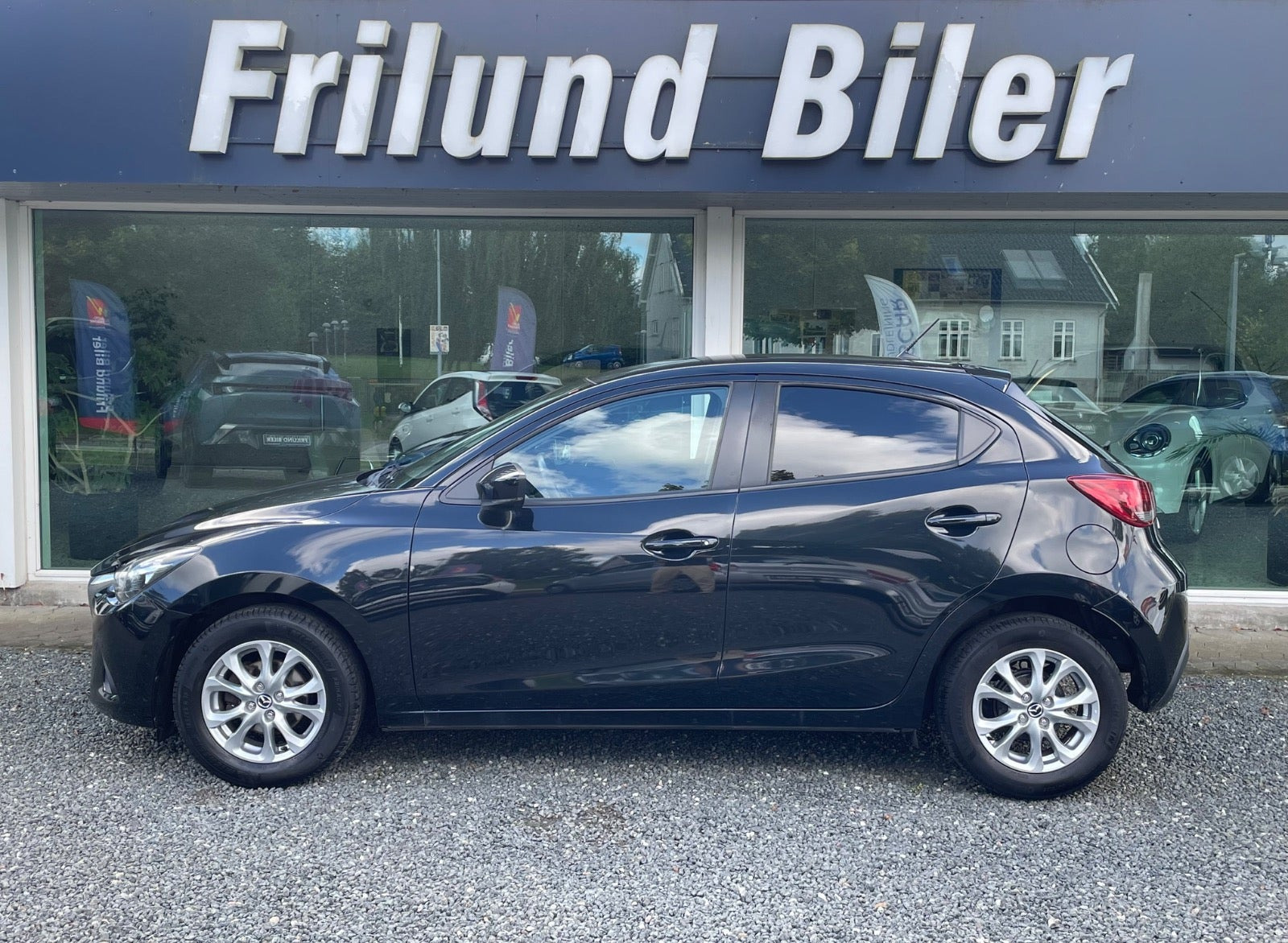 Sort Mazda 2 fra 2018