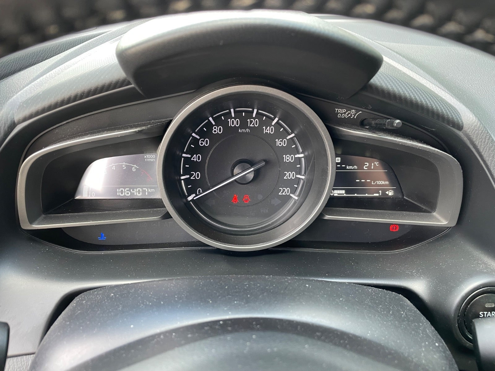 Sort Mazda 2 fra 2018