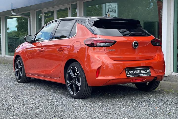 Orange Opel Corsa fra 2021