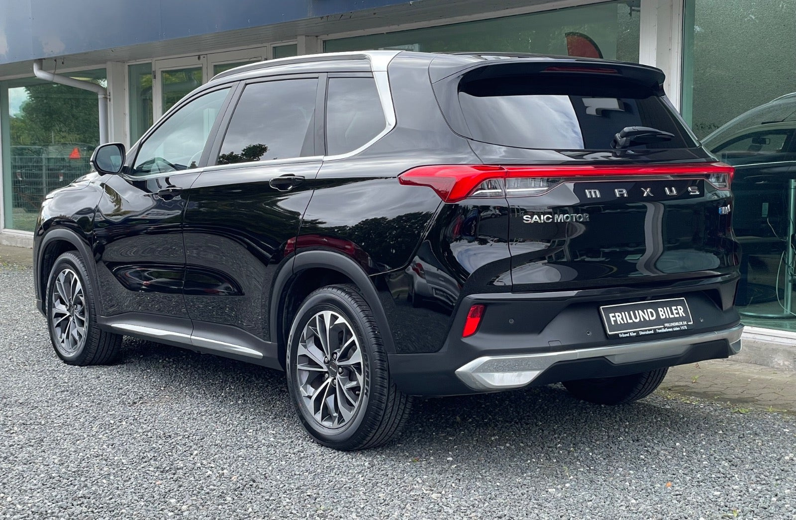 Sort Maxus Euniq6 fra 2022