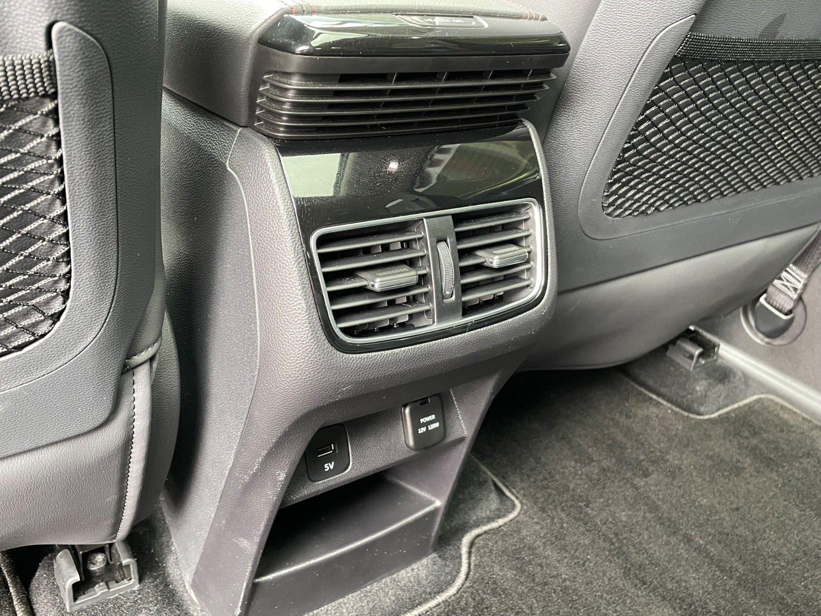 Sort Maxus Euniq6 fra 2022