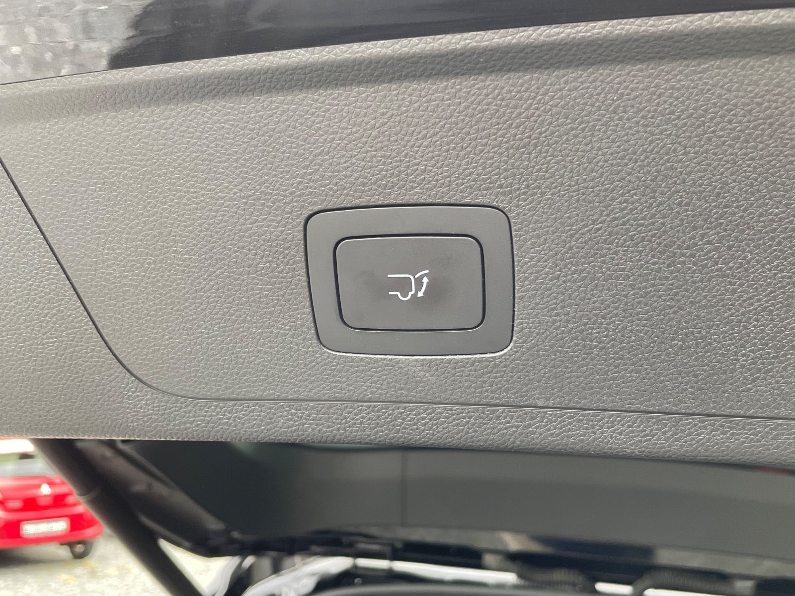Sort Maxus Euniq6 fra 2022