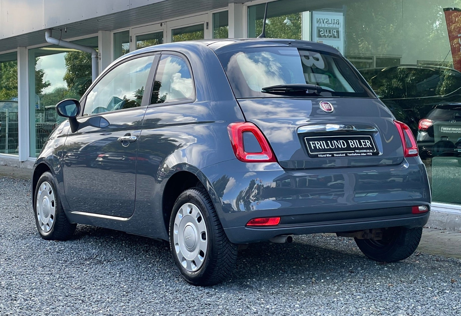 Grå Fiat 500 fra 2017