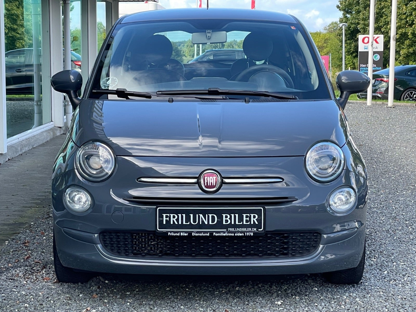 Grå Fiat 500 fra 2017