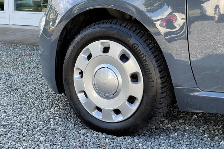Grå Fiat 500 fra 2017