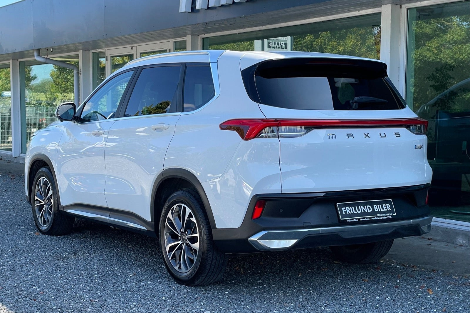 Hvid Maxus Euniq6 fra 2022