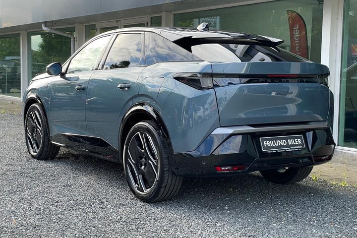 Grå Peugeot e-3008 fra 2024