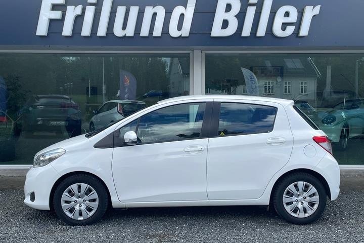 undefined Toyota Yaris fra 2011