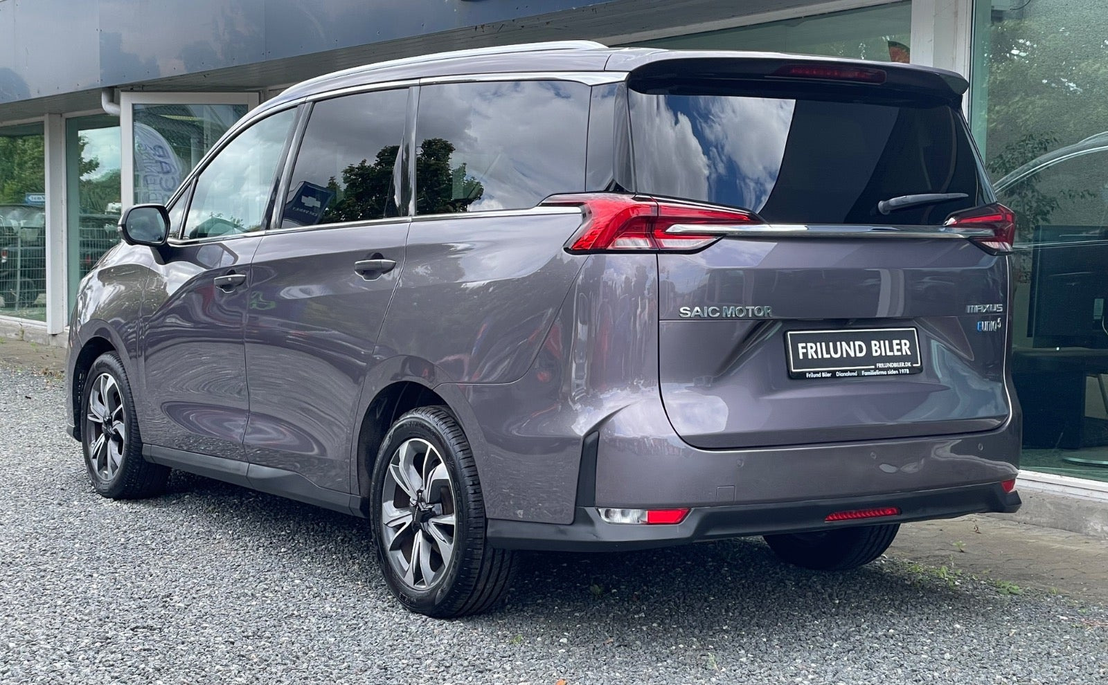 Grå Maxus Euniq5 fra 2020