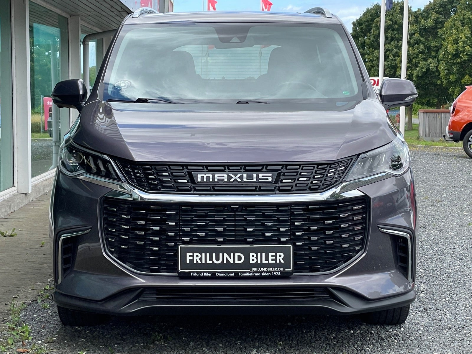 Grå Maxus Euniq5 fra 2020