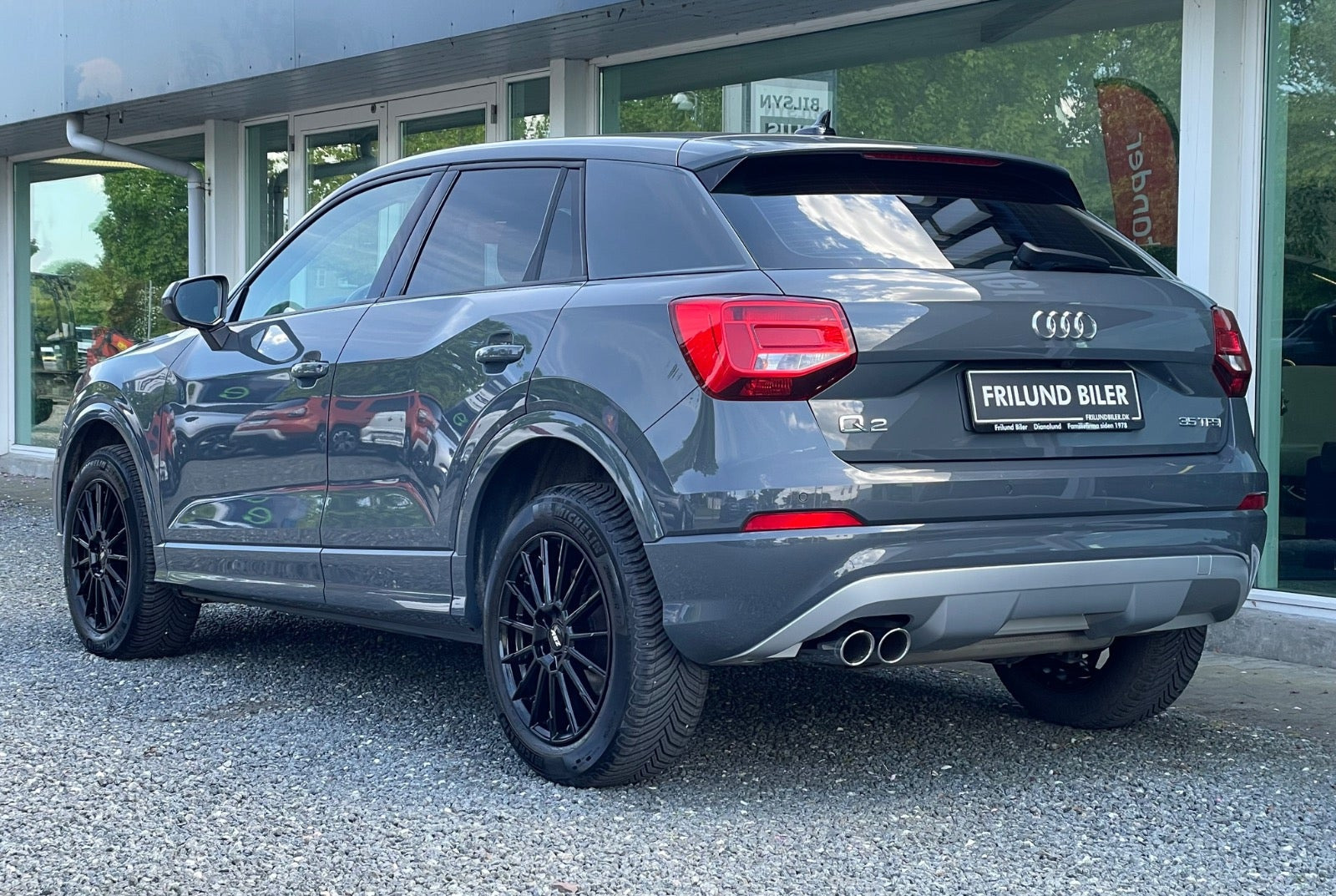 Grå Audi Q2 fra 2020