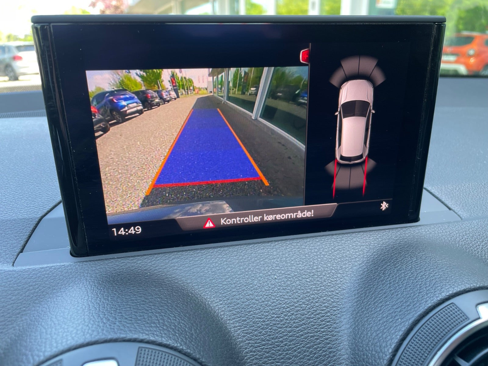 Grå Audi Q2 fra 2020