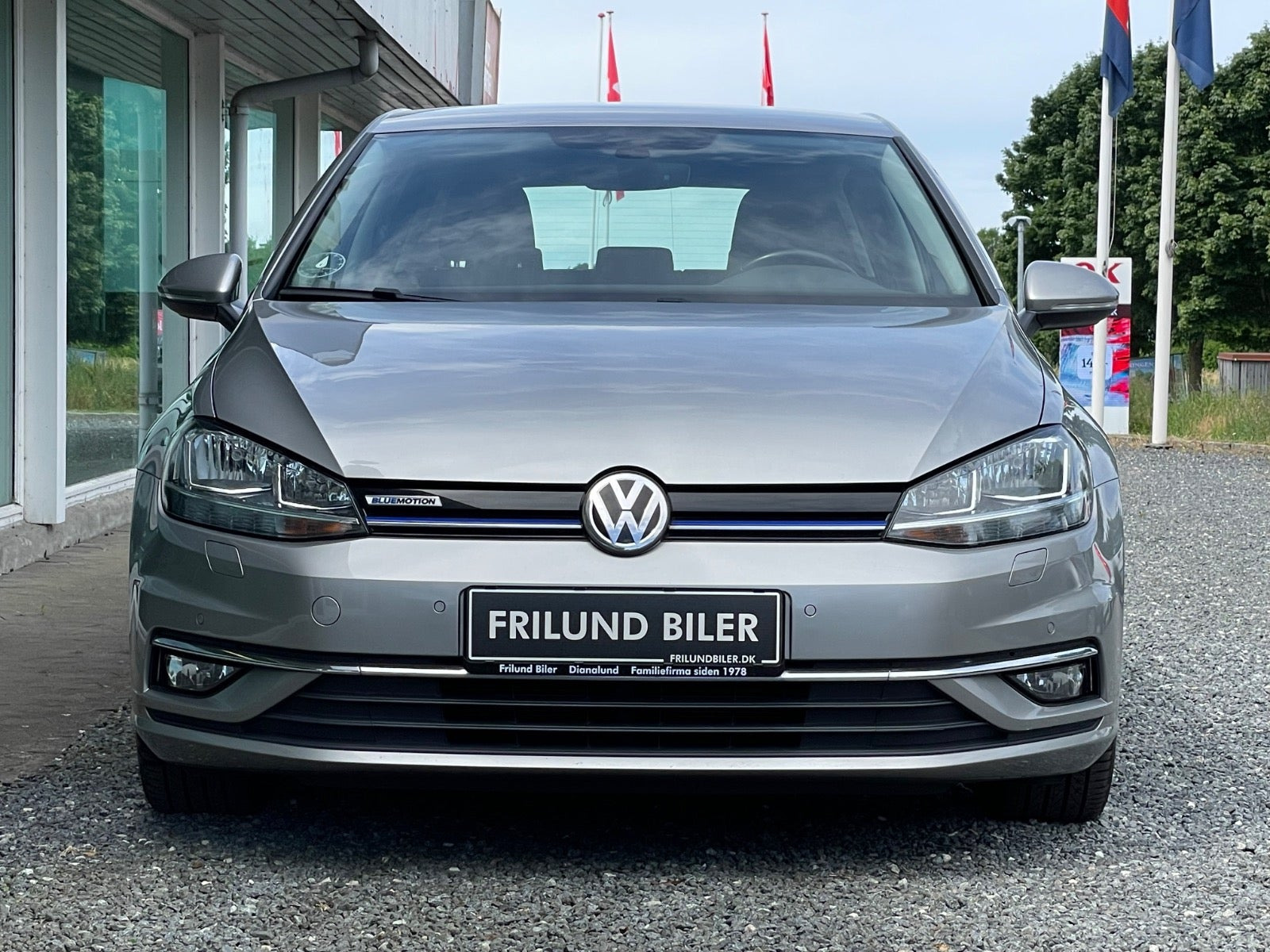 Beige VW Golf VII fra 2019