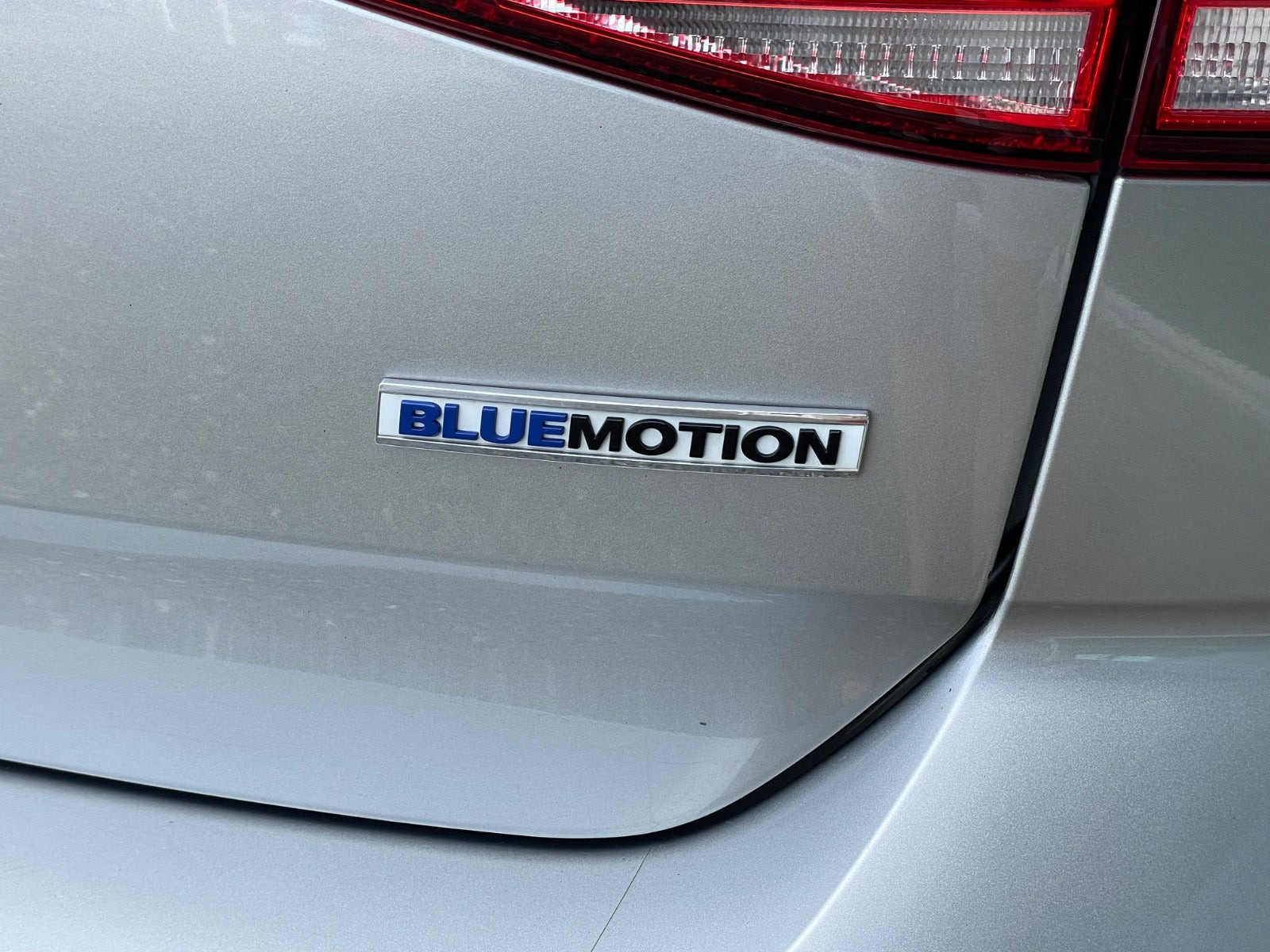 Beige VW Golf VII fra 2019