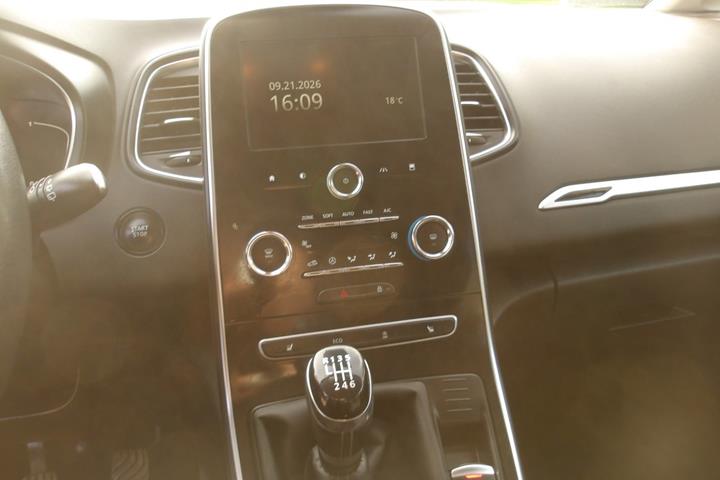 Grå Renault Grand Scenic IV fra 2018