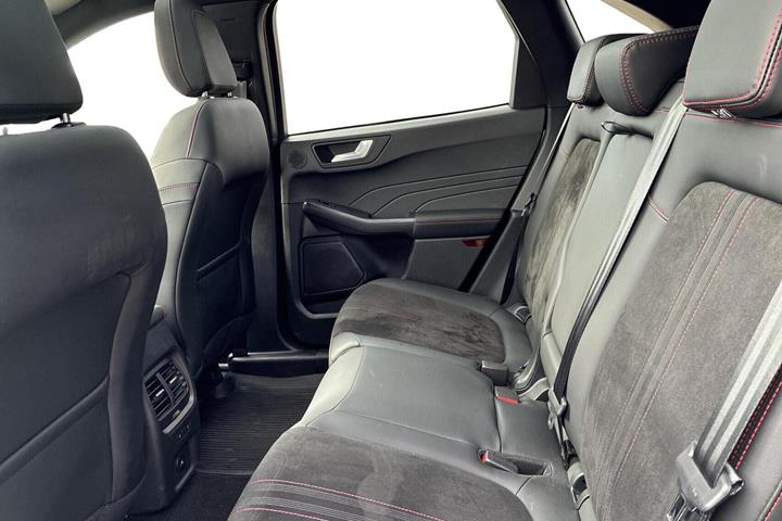 Hvid Ford Kuga fra 2024