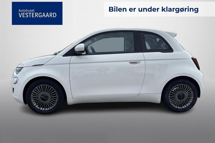 Hvid Fiat 500e fra 2022