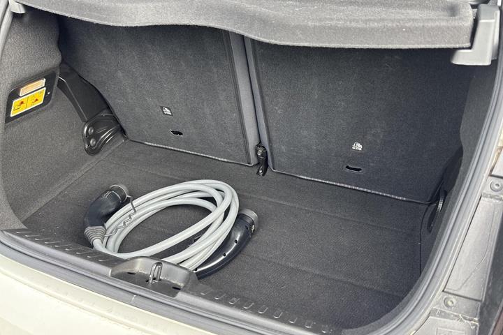 Hvid Fiat 500e fra 2022